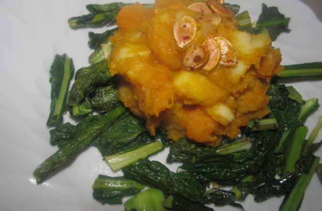 Zucca e patate cremose, cavolo nero e bruscolini speziati